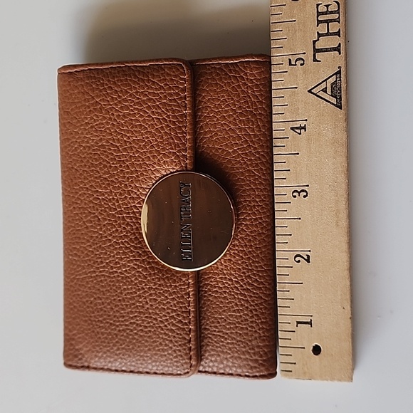 ☆Ellen Tracy, Womens Wallet.☆ - Picture 8 of 9